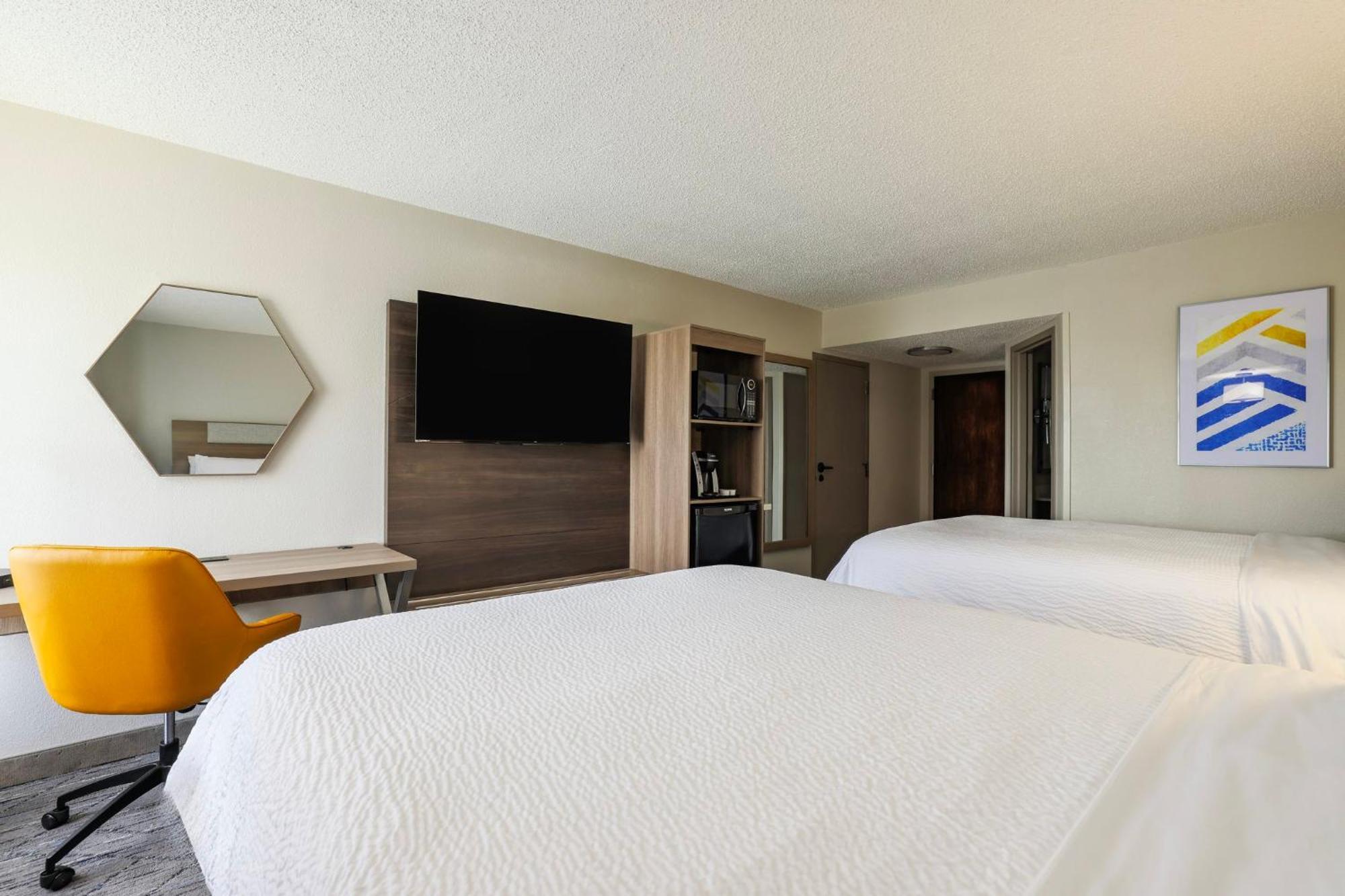 Holiday Inn Express Burlington By Ihg Exterior foto