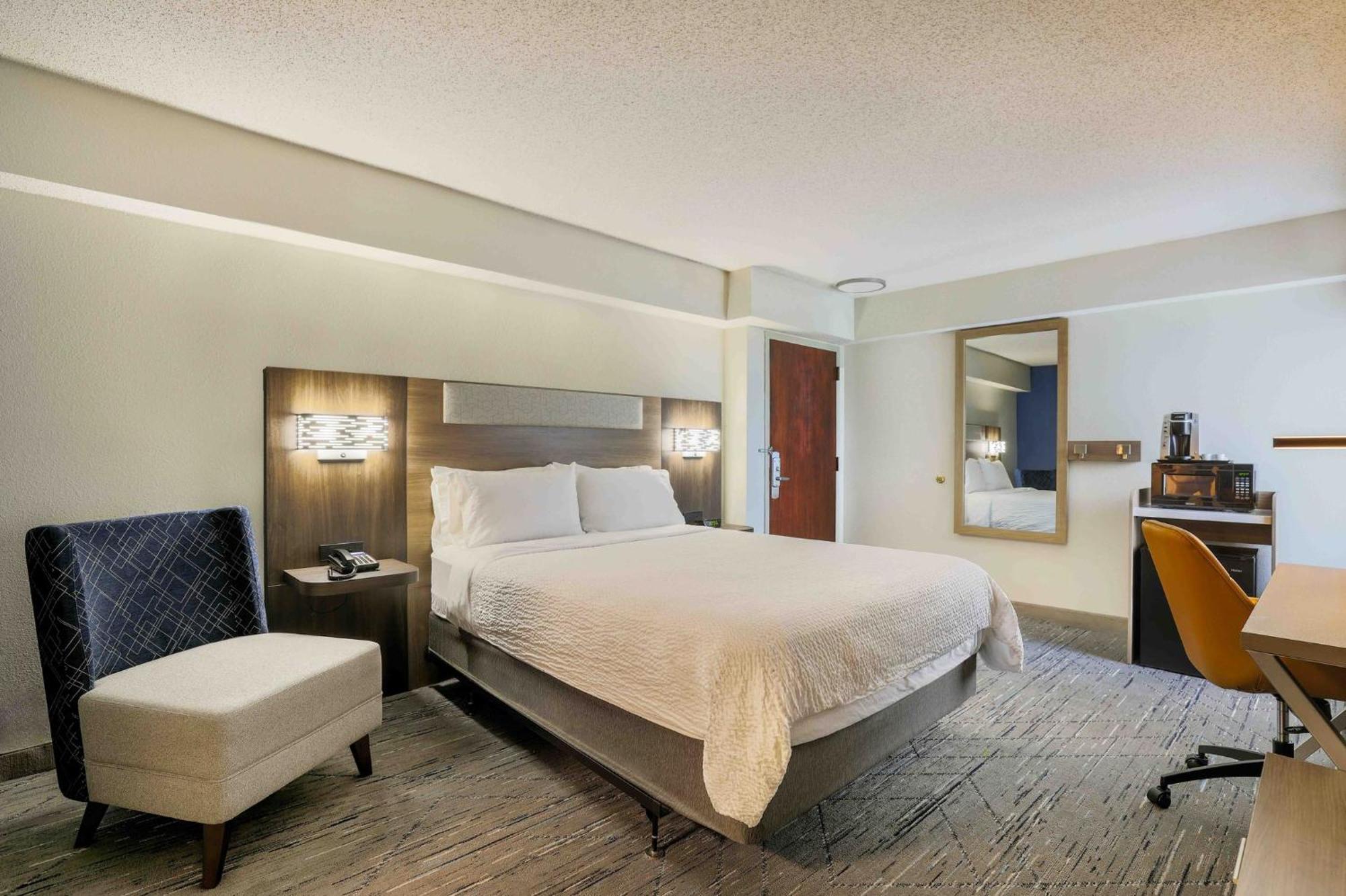 Holiday Inn Express Burlington By Ihg Exterior foto