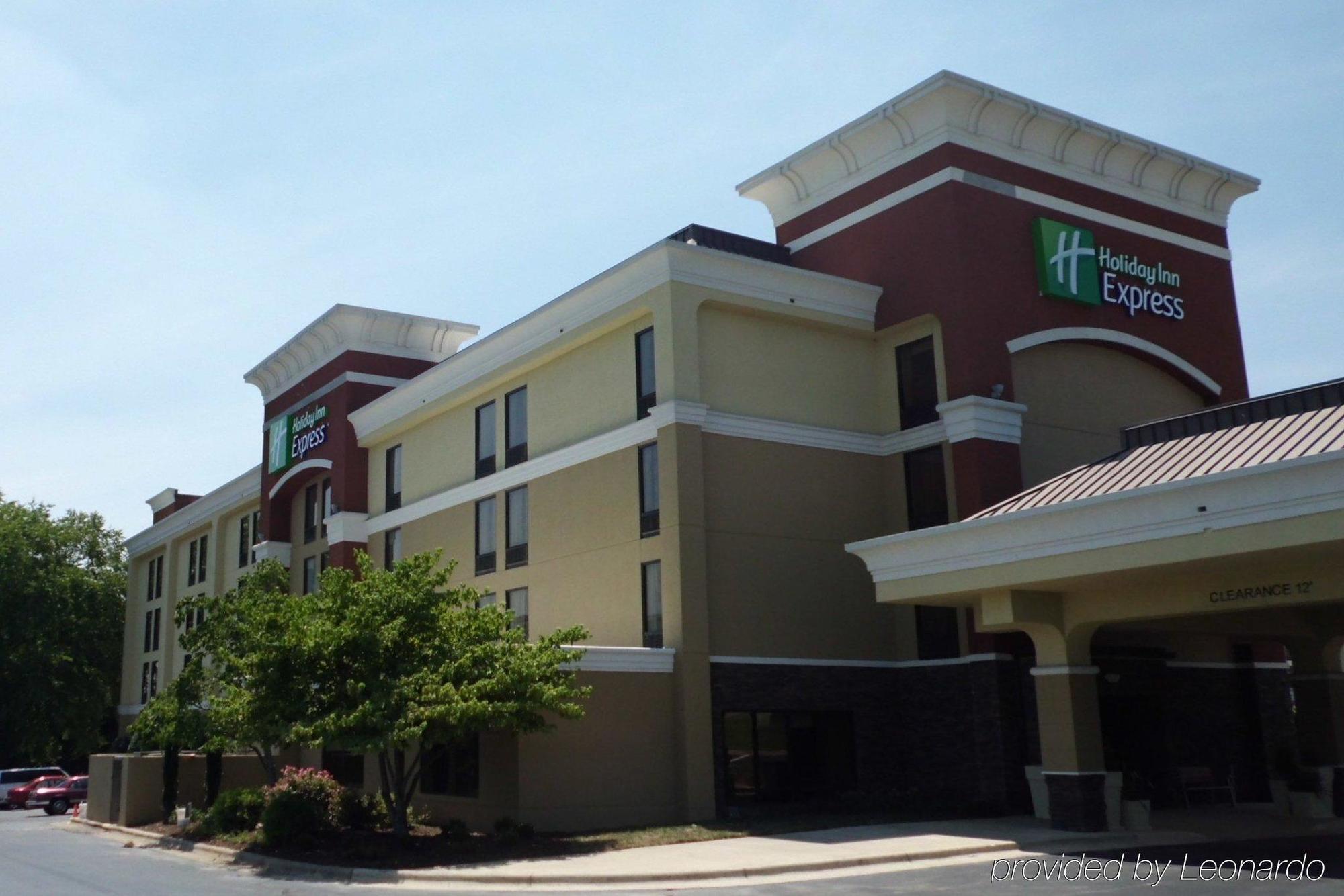 Holiday Inn Express Burlington By Ihg Exterior foto